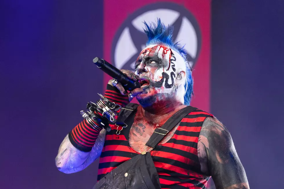 Chad Gray performing on tour